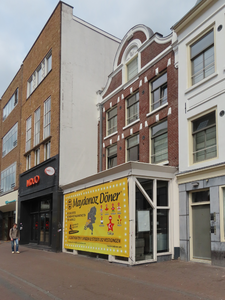 915033 Gezicht op de voorgevel van het pand Potterstraat 24 te Utrecht, waar binnenkort een vestiging van Maydonoz ...